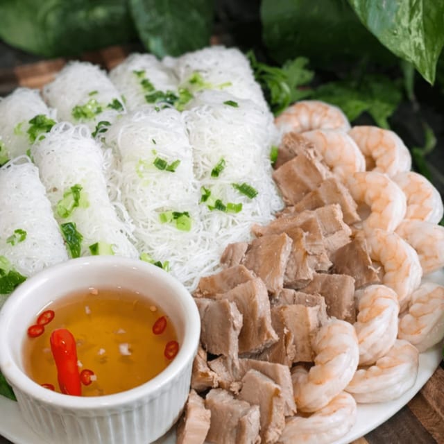 Fine Rice Noodle Salad (Banh Hoi).